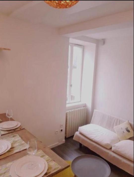 Charmant Logement A Vierzon Centre Exteriör bild